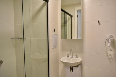 Studio para alugar com 27m², 0 quarto e sem vaga Studio para alugar com 27m², 0 quarto e sem vagaStudio Banheiro