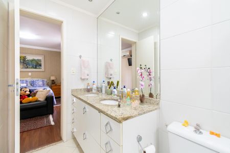 Apartamento à venda com 144m², 3 quartos e 3 vagasBanheiro da Suíte