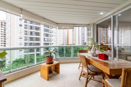 Apartamento à venda com 144m², 3 quartos e 3 vagasVaranda