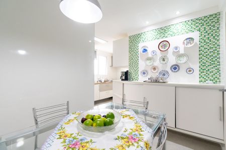 Apartamento à venda com 144m², 3 quartos e 3 vagasCopa