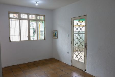 Casa para alugar com 150m², 3 quartos e 1 vaga Casa para alugar com 150m², 3 quartos e 1 vagaSala
