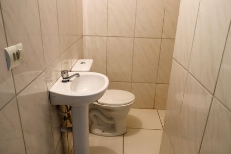 Casa para alugar com 150m², 3 quartos e 1 vaga Casa para alugar com 150m², 3 quartos e 1 vagaBanheiro Social