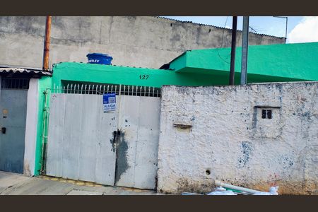 Casa para alugar com 150m², 3 quartos e 1 vaga Casa para alugar com 150m², 3 quartos e 1 vagaFachada + Placa