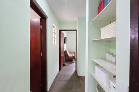 Casa à venda com 556m², 3 quartos e 5 vagasAcesso - Quartos