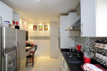 Apartamento à venda com 128m², 3 quartos e 2 vagasCozinha