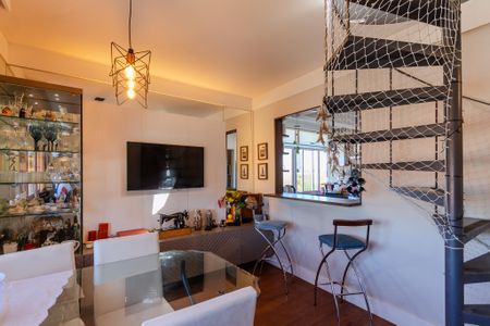 Apartamento à venda com 140m², 2 quartos e 1 vaga Apartamento à venda com 140m², 2 quartos e 1 vagaSala