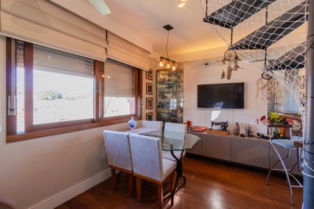 Apartamento à venda com 140m², 2 quartos e 1 vaga Apartamento à venda com 140m², 2 quartos e 1 vagaSala