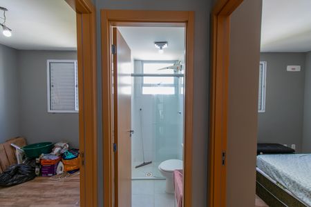 Apartamento para alugar com 38m², 2 quartos e 1 vaga Apartamento para alugar com 38m², 2 quartos e 1 vagaCorredor entre quartos e banheiro
