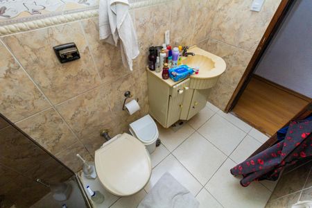 Casa à venda com 380m², 4 quartos e 4 vagas Casa à venda com 380m², 4 quartos e 4 vagasBanheiro 2