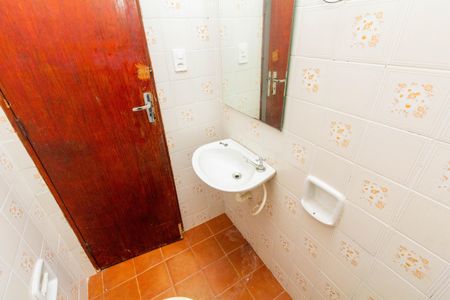 Casa à venda com 380m², 4 quartos e 4 vagas Casa à venda com 380m², 4 quartos e 4 vagasEdícula: Banheiro