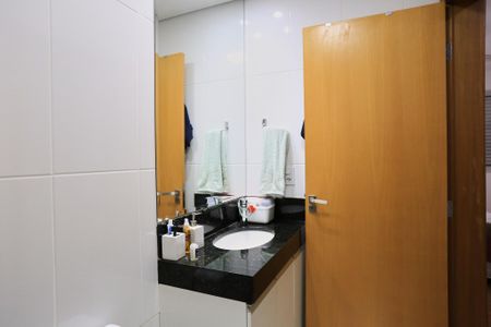 Apartamento à venda com 115m², 4 quartos e 3 vagasBanheiro da Suíte 1