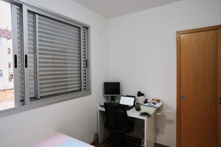 Apartamento à venda com 115m², 4 quartos e 3 vagasQuarto