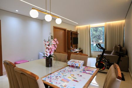 Apartamento à venda com 115m², 4 quartos e 3 vagasSala