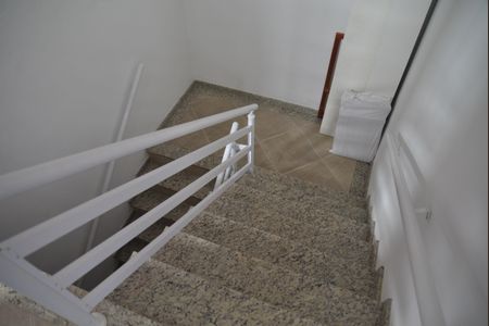 Apartamento à venda com 100m², 2 quartos e 1 vagaEscada