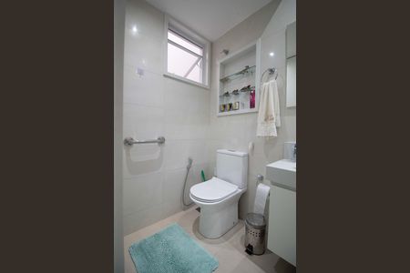 Apartamento à venda com 70m², 2 quartos e sem vaga Apartamento à venda com 70m², 2 quartos e sem vagaBanheiro da Suíte