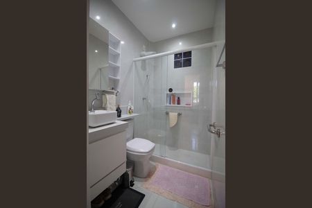 Apartamento à venda com 70m², 2 quartos e sem vaga Apartamento à venda com 70m², 2 quartos e sem vagaBanheiro social