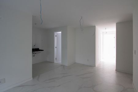 Apartamento à venda com 76m², 2 quartos e 2 vagasSala