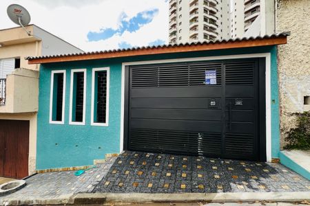 Casa à venda com 268m², 3 quartos e 3 vagas Casa à venda com 268m², 3 quartos e 3 vagasFachada + Placa