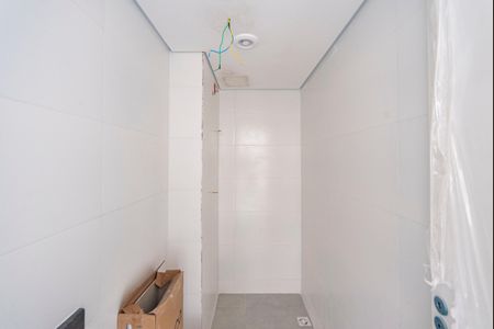 Apartamento à venda com 42m², 2 quartos e 1 vaga Apartamento à venda com 42m², 2 quartos e 1 vagaBanheiro Social