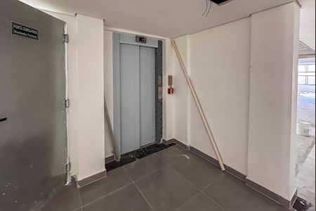 Apartamento à venda com 42m², 2 quartos e 1 vaga Apartamento à venda com 42m², 2 quartos e 1 vagaElevador