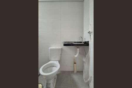 Apartamento à venda com 80m², 2 quartos e 1 vaga Apartamento à venda com 80m², 2 quartos e 1 vagaBanheiro da suíte