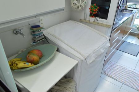 Apartamento à venda com 75m², 3 quartos e 1 vagaÁrea de Serviço