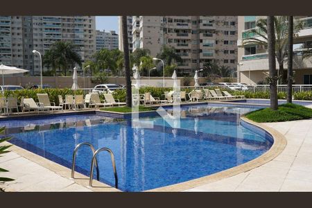 Apartamento à venda com 75m², 3 quartos e 1 vagaÁrea comum - Piscina