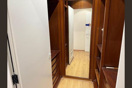 Apartamento para alugar com 216m², 3 quartos e 3 vagasFoto 35