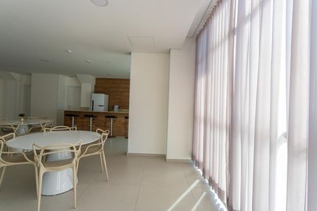 Apartamento para alugar com 46m², 2 quartos e 1 vaga Apartamento para alugar com 46m², 2 quartos e 1 vagaÁrea comum - Salão de festas