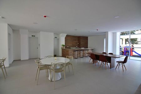 Apartamento para alugar com 46m², 2 quartos e 1 vaga Apartamento para alugar com 46m², 2 quartos e 1 vagaÁrea comum - Salão de festas
