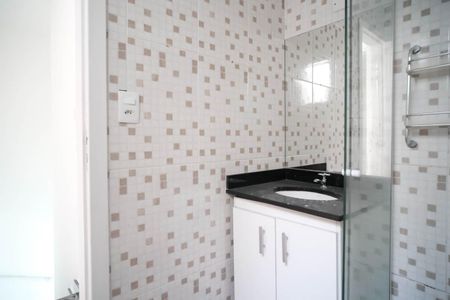 Casa de condomínio para alugar com 130m², 3 quartos e 3 vagasBanheiro 2