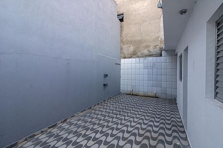 Casa para alugar com 45m², 1 quarto e 1 vagaQuintal
