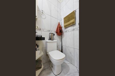 Casa à venda com 144m², 3 quartos e 4 vagasBanheiro 4