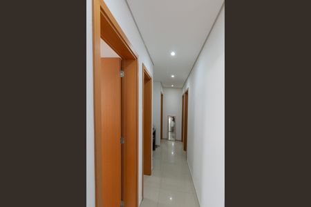Apartamento à venda com 98m², 4 quartos e 2 vagas Apartamento à venda com 98m², 4 quartos e 2 vagasCorredor