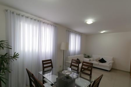 Apartamento à venda com 98m², 4 quartos e 2 vagas Apartamento à venda com 98m², 4 quartos e 2 vagasSala