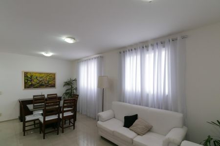 Apartamento à venda com 98m², 4 quartos e 2 vagas Apartamento à venda com 98m², 4 quartos e 2 vagasSala