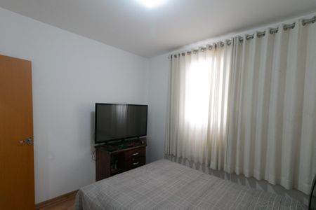 Apartamento à venda com 98m², 4 quartos e 2 vagas Apartamento à venda com 98m², 4 quartos e 2 vagasQuarto 2