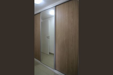 Apartamento à venda com 107m², 4 quartos e 2 vagas Apartamento à venda com 107m², 4 quartos e 2 vagasQuarto 1 - Suíte