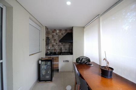 Apartamento à venda com 107m², 4 quartos e 2 vagas Apartamento à venda com 107m², 4 quartos e 2 vagasVaranda da Sala de Estar