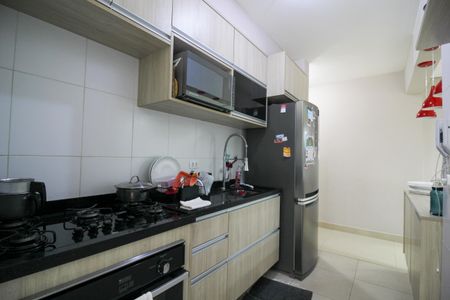 Apartamento à venda com 107m², 4 quartos e 2 vagas Apartamento à venda com 107m², 4 quartos e 2 vagasCozinha