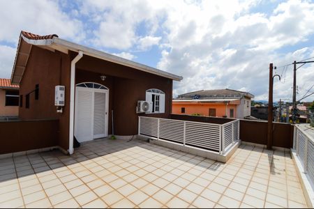 Casa à venda com 220m², 3 quartos e 3 vagas Casa à venda com 220m², 3 quartos e 3 vagasVaranda da Suíte