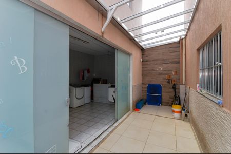 Casa à venda com 220m², 3 quartos e 3 vagas Casa à venda com 220m², 3 quartos e 3 vagasÁrea de Serviço