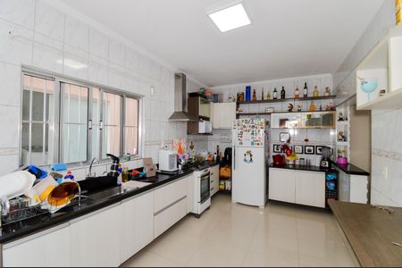 Casa à venda com 220m², 3 quartos e 3 vagas Casa à venda com 220m², 3 quartos e 3 vagasCozinha