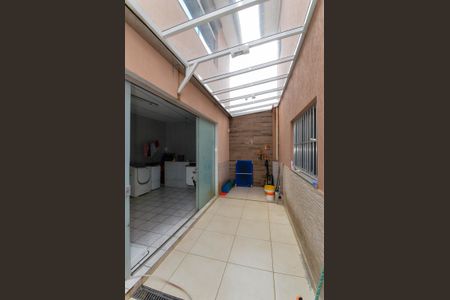 Casa à venda com 220m², 3 quartos e 3 vagas Casa à venda com 220m², 3 quartos e 3 vagasÁrea de Serviço