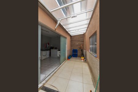 Casa à venda com 220m², 3 quartos e 3 vagas Casa à venda com 220m², 3 quartos e 3 vagasÁrea de Serviço