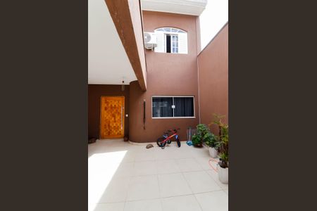 Casa à venda com 220m², 3 quartos e 3 vagas Casa à venda com 220m², 3 quartos e 3 vagasGaragem