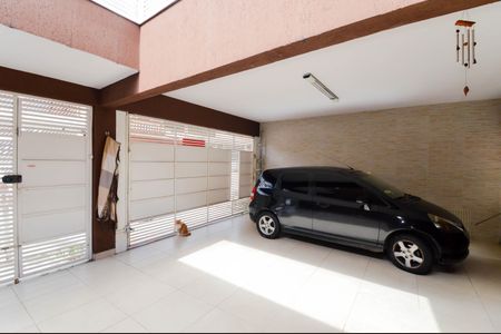 Casa à venda com 220m², 3 quartos e 3 vagas Casa à venda com 220m², 3 quartos e 3 vagasGaragem