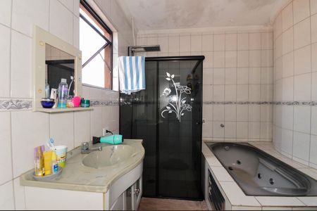 Casa à venda com 220m², 3 quartos e 3 vagas Casa à venda com 220m², 3 quartos e 3 vagasBanheiro da Suíte