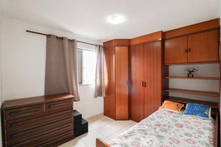 Apartamento à venda com 72m², 2 quartos e 2 vagasQuarto 2