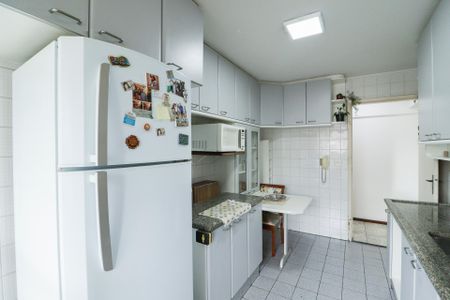Apartamento à venda com 72m², 2 quartos e 2 vagasCozinha